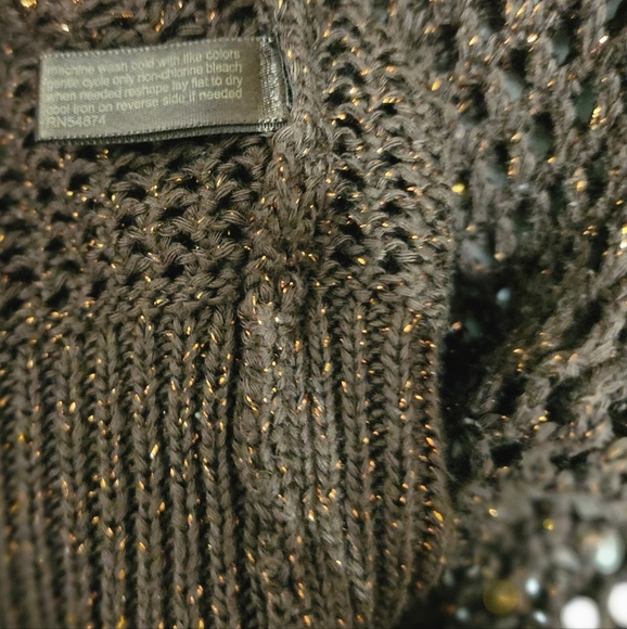 👸👕🧣 The Limited Crochet Cutout/Overlay Pullover Sweater in size XS - Picture 8 of 10